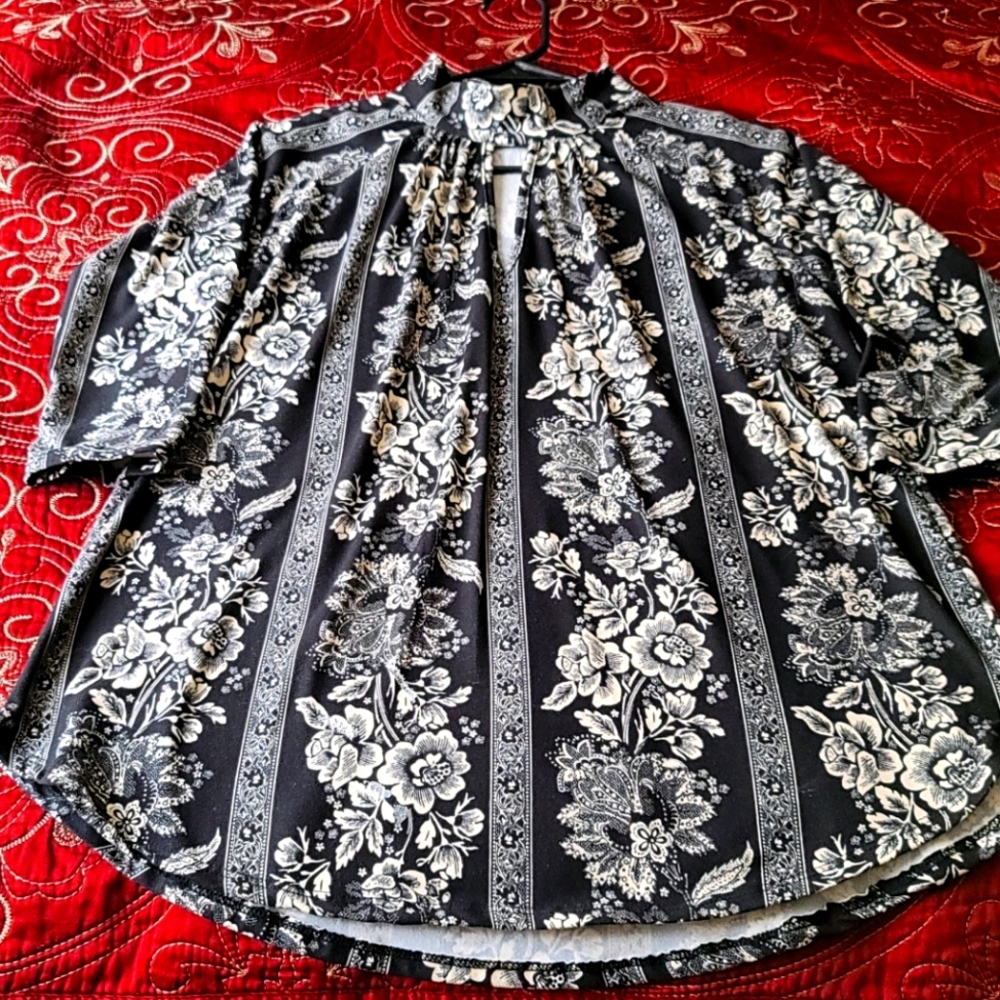 High collar Keyhole Blouse